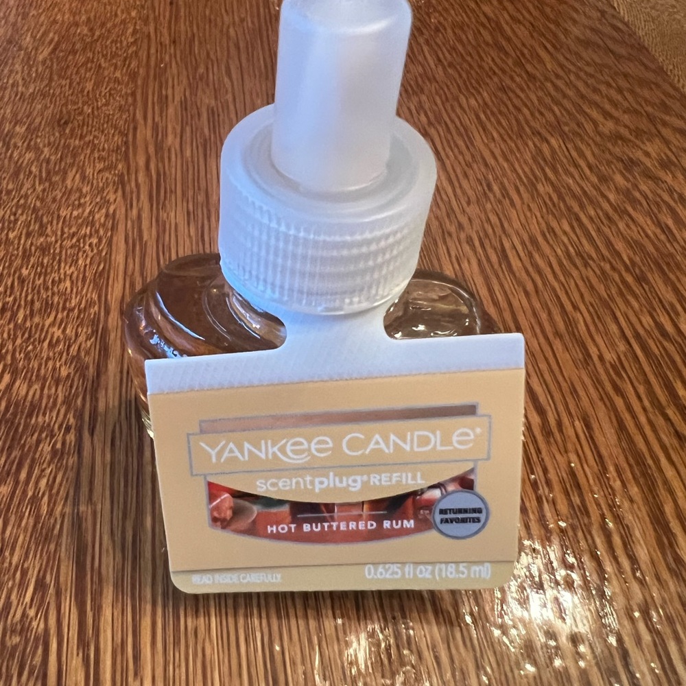 2 Yankee Candle Scent Plug Refills Hot Buttered Rum. Bundle of 2